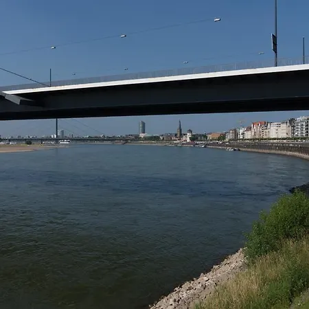 Central Hotel Duesseldorf 3*