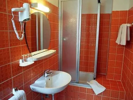 Central Hotel Duesseldorf Ξενοδοχείο Ντίσελντορφ