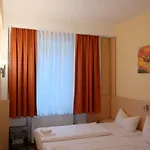 Central Hotel Duesseldorf 3*